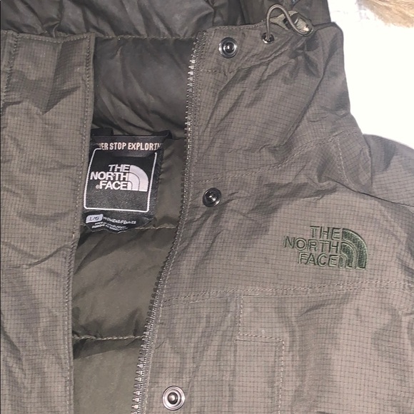 North Face Women’s Winter Coat - Picture 3 of 4